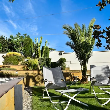 Vila Elena *