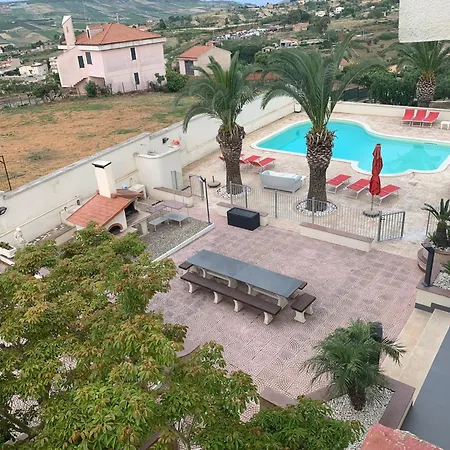 Vila Elena Camastra