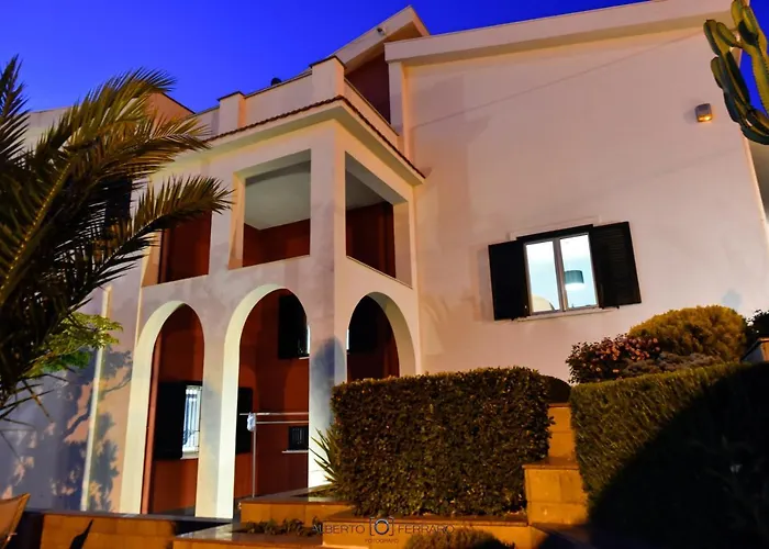 Elena Вилла Camastra