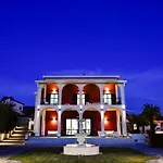 Elena Villa *