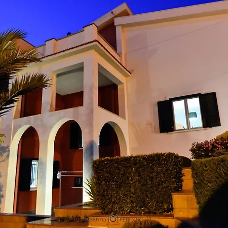 Elena Villa Camastra