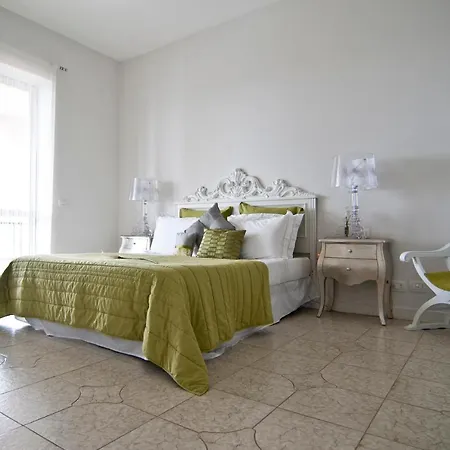 Elena Villa Camastra