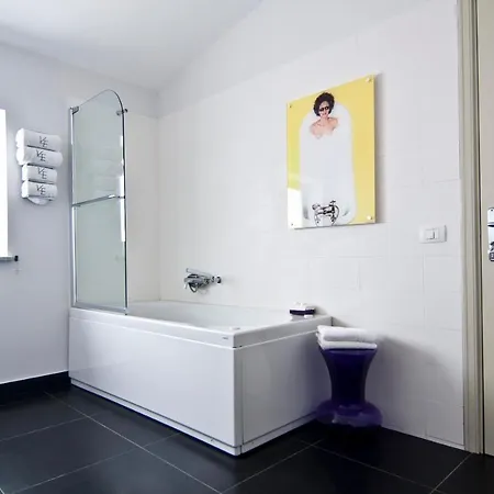 Elena Villa Camastra